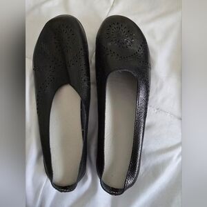 Leather slip on flats